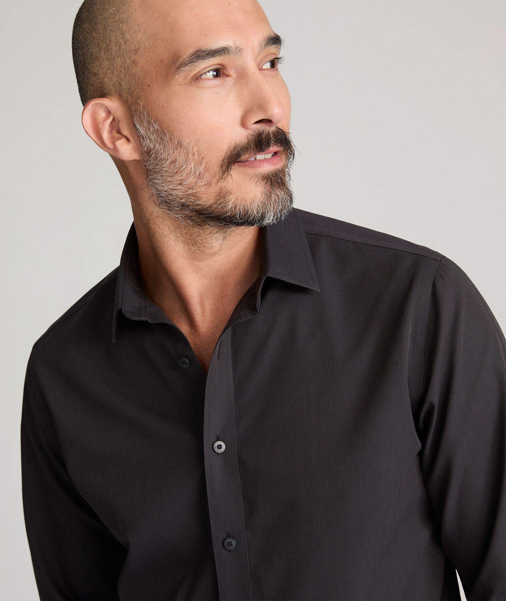 Chemise noire anti-froissement en pierre
