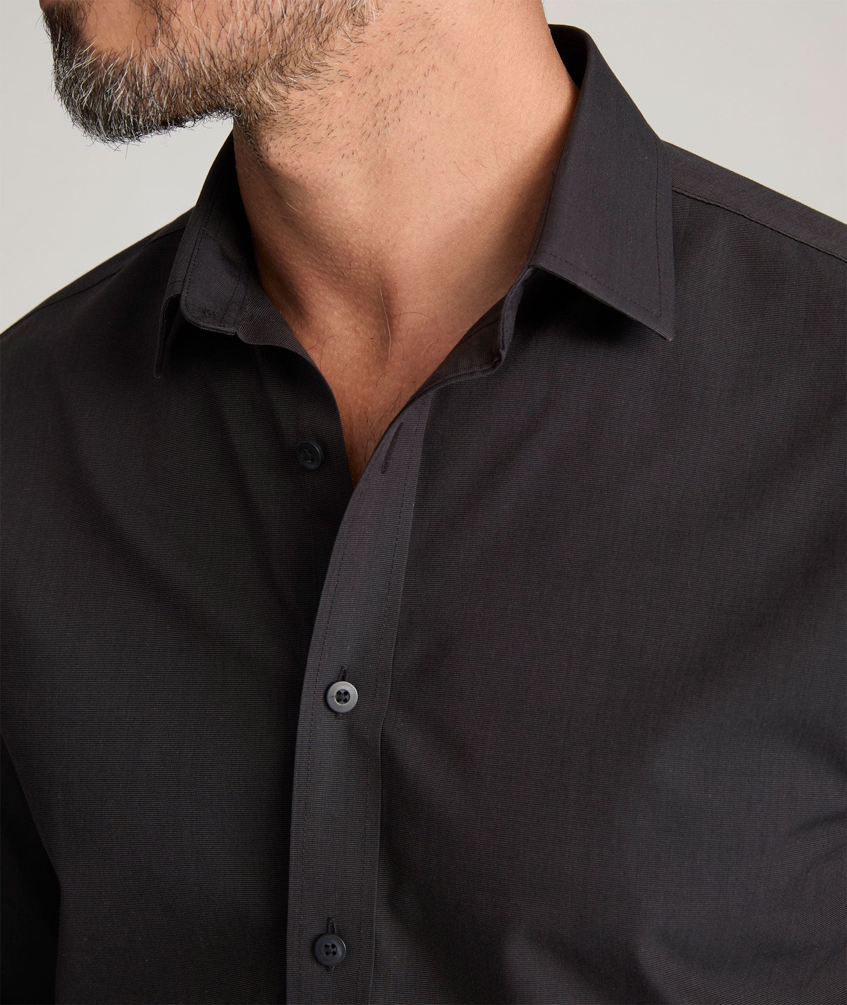 Chemise noire anti-froissement en pierre