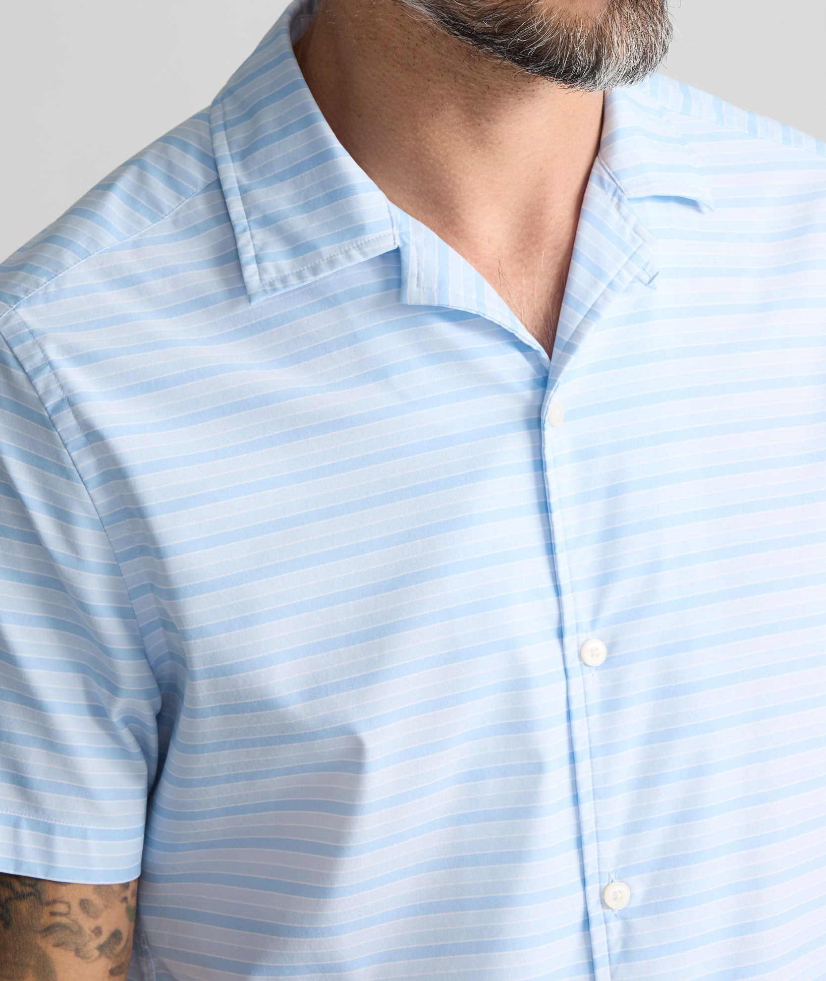 Chemise à manches courtes et col cubain Performance